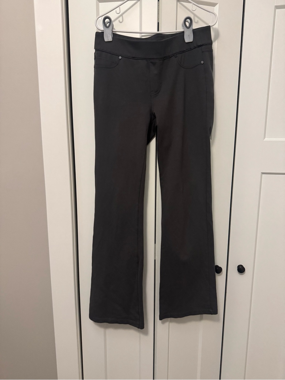 Liverpool Kimberly Bootcut Charcoal Gray Pants – Women’s 8/29